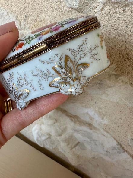 Exquisite Hand Painted Limoges Trinket Box