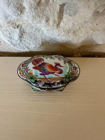 Exquisite Hand Painted Limoges Trinket Box