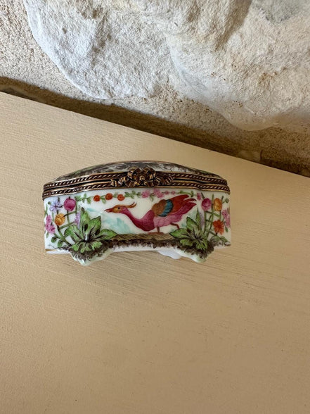 Exquisite Hand Painted Limoges Trinket Box
